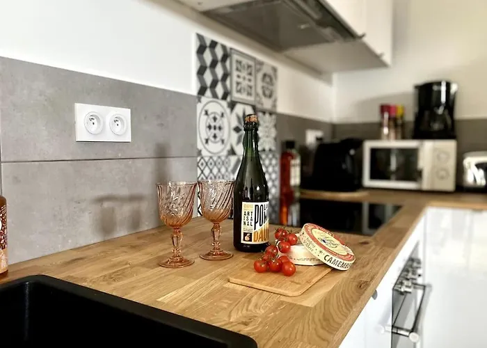 Croissant De Lune #2 - Old Town Daire Bayeux