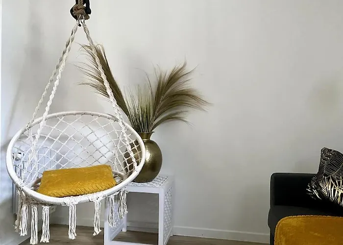 Croissant De Lune #2 - Old Town